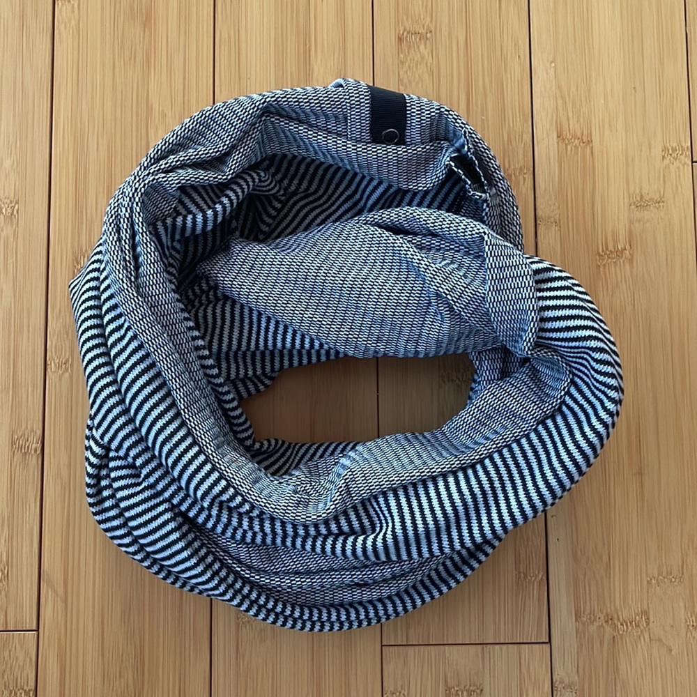 Lulu Lemon Infinity Scarf